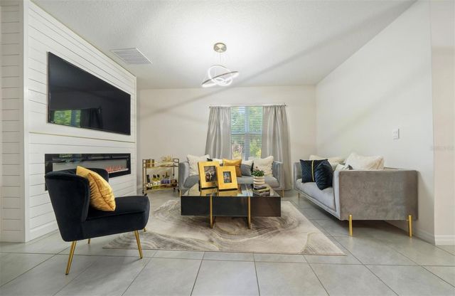160 HICKORY COURSE LOOP, Ocala, FL 34472
