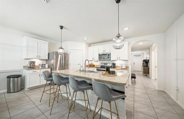 160 HICKORY COURSE LOOP, Ocala, FL 34472