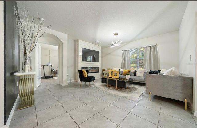 160 HICKORY COURSE LOOP, Ocala, FL 34472