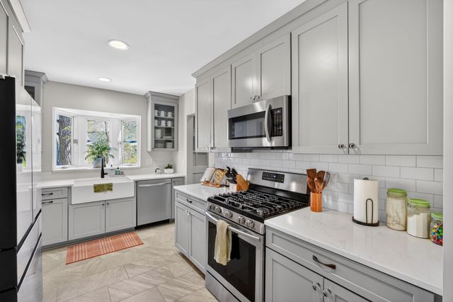213 42nd Street, Des Moines, IA 50312