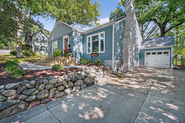 213 42nd Street, Des Moines, IA 50312
