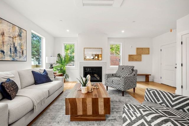 24 Wendell 4, Cambridge, MA 02138