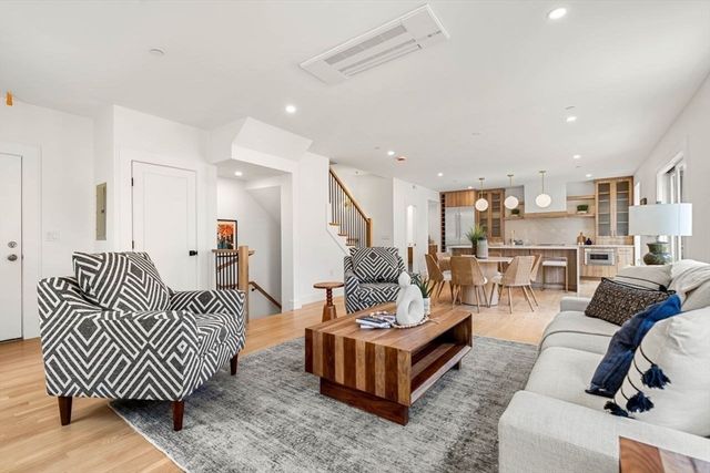 24 Wendell 4, Cambridge, MA 02138