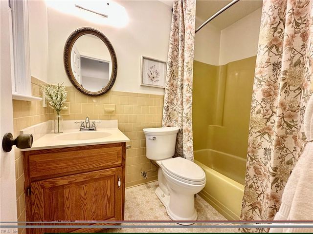 15 Willis CT, Poquoson, VA 23662