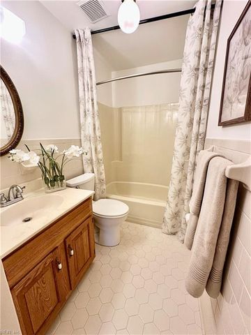 15 Willis CT, Poquoson, VA 23662