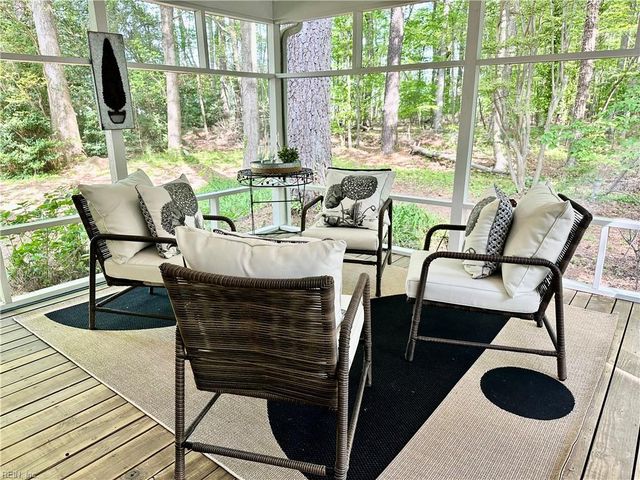 15 Willis CT, Poquoson, VA 23662