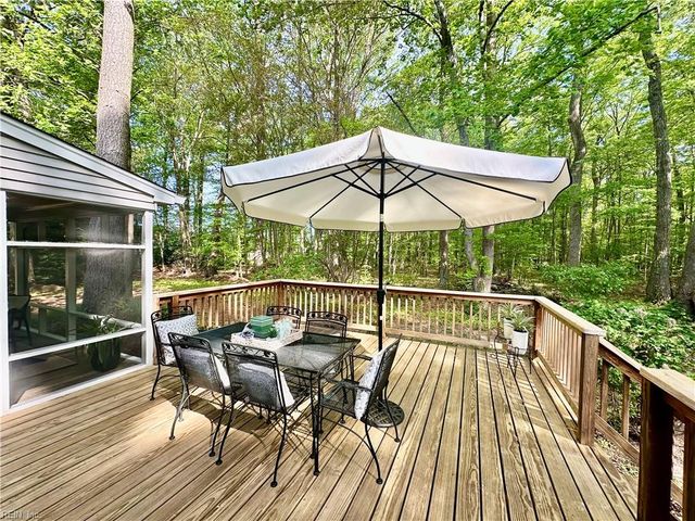 15 Willis CT, Poquoson, VA 23662