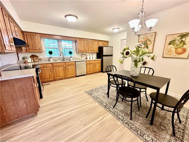 15 Willis CT, Poquoson, VA 23662