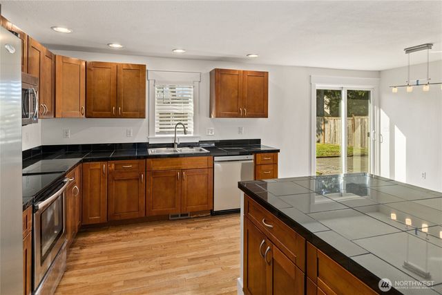 6826 N 11th Street, Tacoma, WA 98406