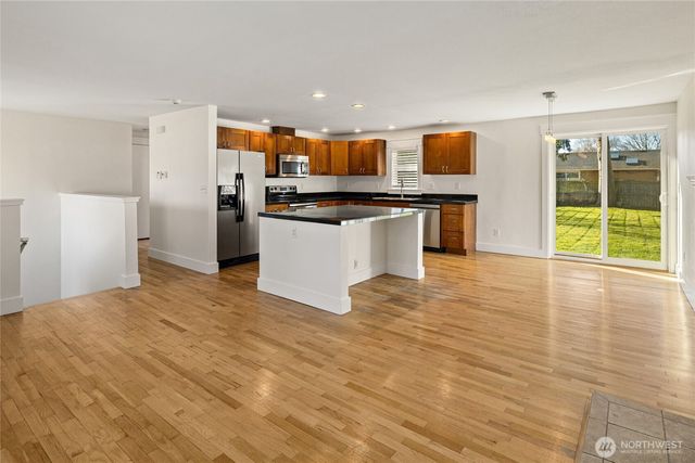 6826 N 11th Street, Tacoma, WA 98406