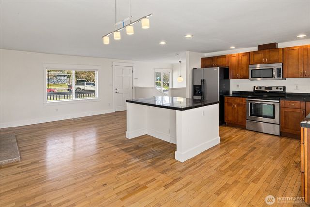 6826 N 11th Street, Tacoma, WA 98406