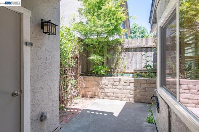 3861 Vine St, Pleasanton, CA 94566