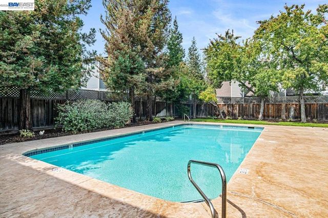 3861 Vine St, Pleasanton, CA 94566