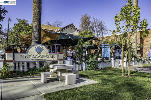 3861 Vine St, Pleasanton, CA 94566