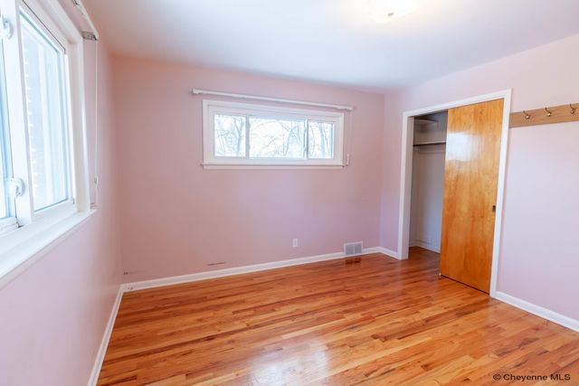 1518 HOT SPRINGS AVE, Cheyenne, WY 82001