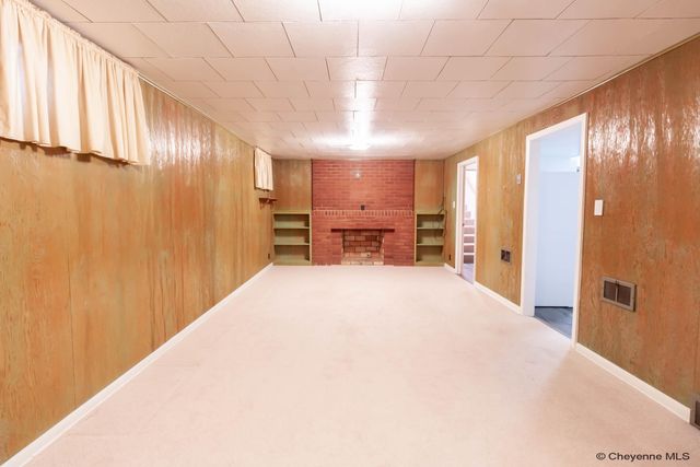 1518 HOT SPRINGS AVE, Cheyenne, WY 82001