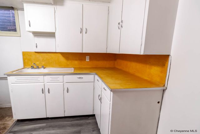 1518 HOT SPRINGS AVE, Cheyenne, WY 82001