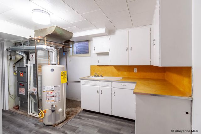 1518 HOT SPRINGS AVE, Cheyenne, WY 82001