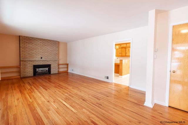 1518 HOT SPRINGS AVE, Cheyenne, WY 82001