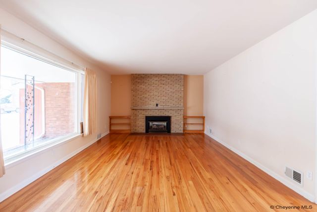 1518 HOT SPRINGS AVE, Cheyenne, WY 82001