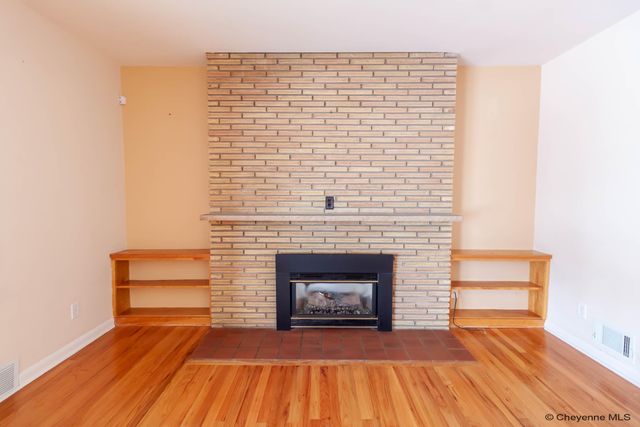 1518 HOT SPRINGS AVE, Cheyenne, WY 82001