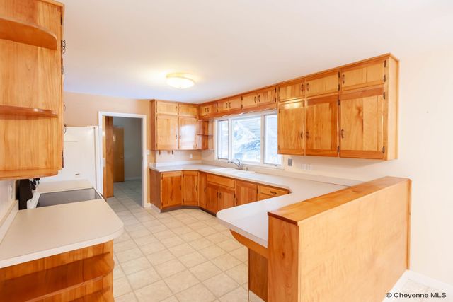 1518 HOT SPRINGS AVE, Cheyenne, WY 82001