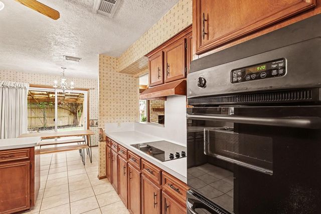 631 Bayview Drive, El Lago, TX 77586