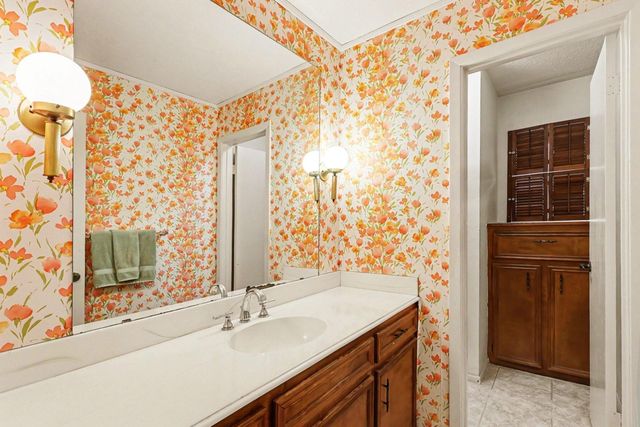 631 Bayview Drive, El Lago, TX 77586