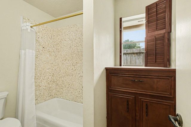 631 Bayview Drive, El Lago, TX 77586