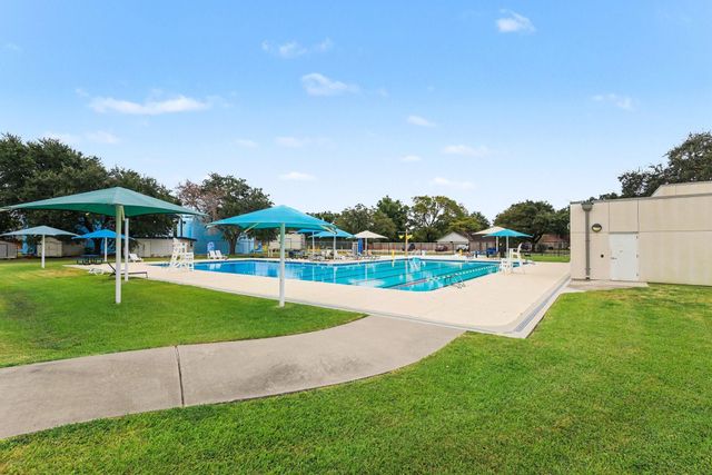 631 Bayview Drive, El Lago, TX 77586