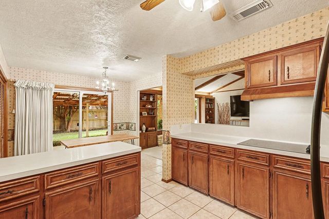 631 Bayview Drive, El Lago, TX 77586