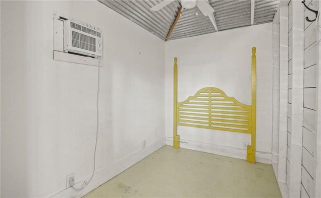 327 S Station St, Port Aransas, TX 78373