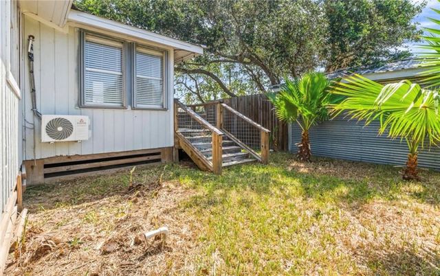 327 S Station St, Port Aransas, TX 78373