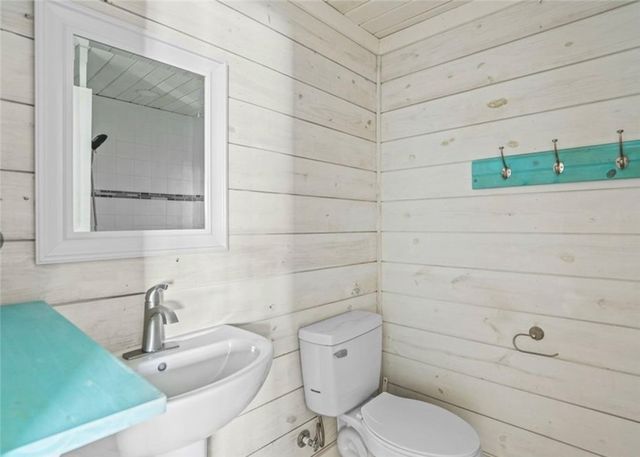 327 S Station St, Port Aransas, TX 78373