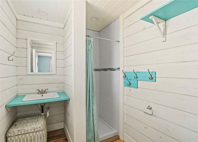 327 S Station St, Port Aransas, TX 78373