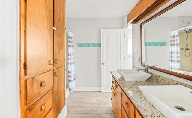 327 S Station St, Port Aransas, TX 78373