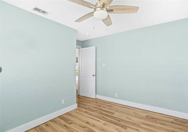 327 S Station St, Port Aransas, TX 78373