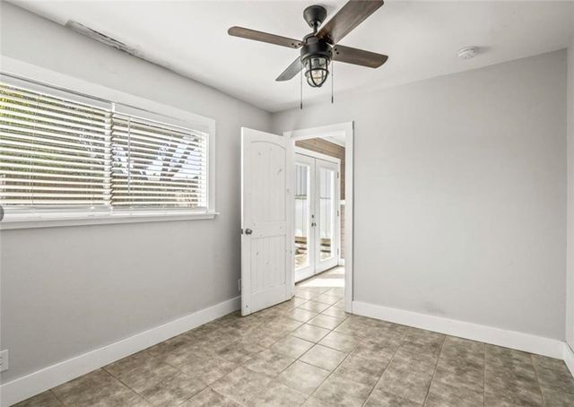 327 S Station St, Port Aransas, TX 78373