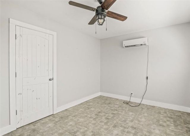 327 S Station St, Port Aransas, TX 78373