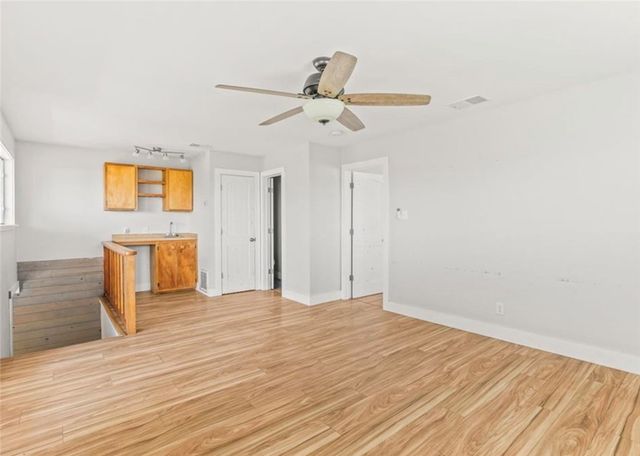 327 S Station St, Port Aransas, TX 78373