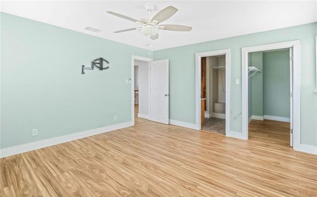 327 S Station St, Port Aransas, TX 78373