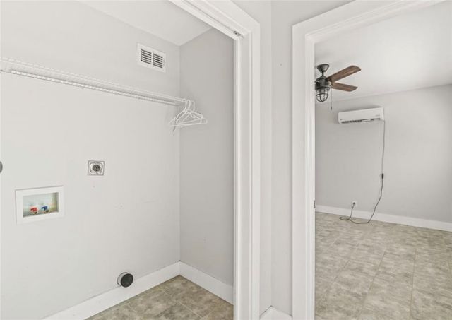 327 S Station St, Port Aransas, TX 78373