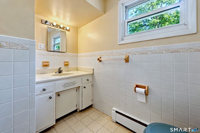 17 Oakridge Drive, Ledyard, CT 06335