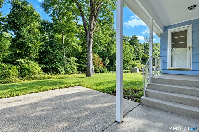 17 Oakridge Drive, Ledyard, CT 06335