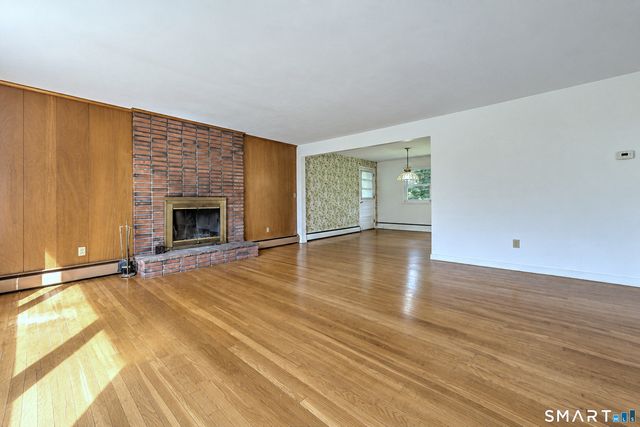 17 Oakridge Drive, Ledyard, CT 06335
