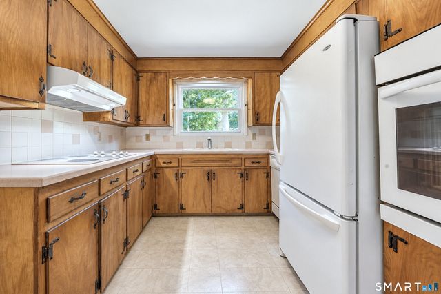 17 Oakridge Drive, Ledyard, CT 06335