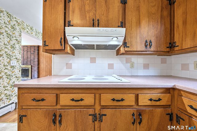 17 Oakridge Drive, Ledyard, CT 06335