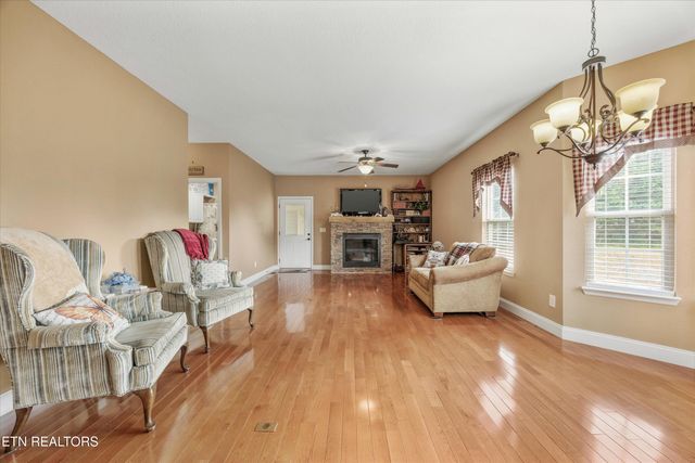 117 Willowcreek Blvd, Sweetwater, TN 37874