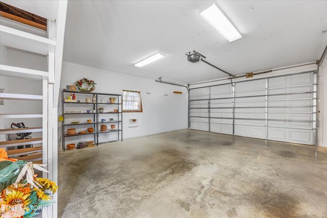 117 Willowcreek Blvd, Sweetwater, TN 37874