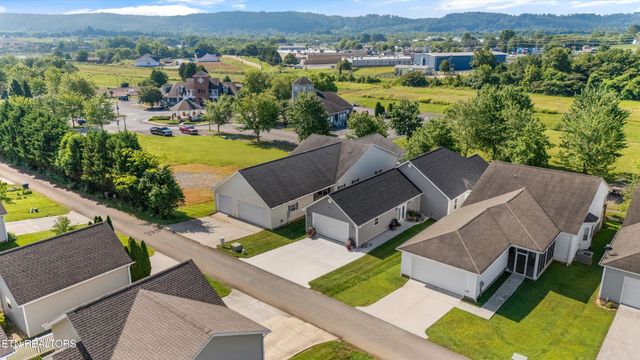 117 Willowcreek Blvd, Sweetwater, TN 37874